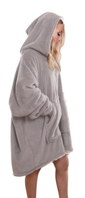 Huge hooded hot sale sweatshirt blanket