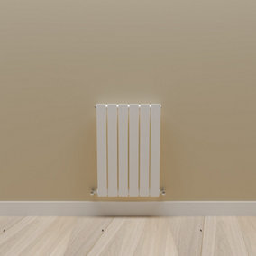 Horizontal White Single Flat Panel Radiator (H) 600 mm x (W) 408 mm.