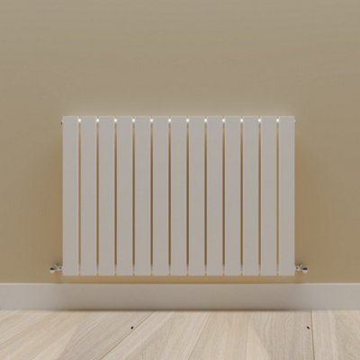 Horizontal White Single Flat Panel Radiator (H) 600 mm x (W) 884 mm.