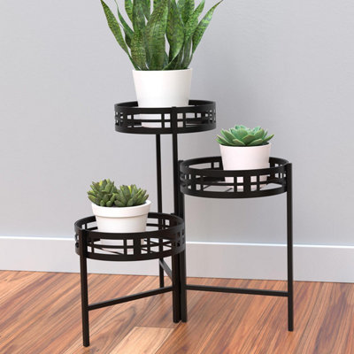 Black metal on sale plant stand