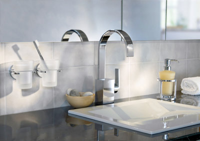 HOUSE - Holder in Polished Chrome with Frosted Glass Tumbler - 3