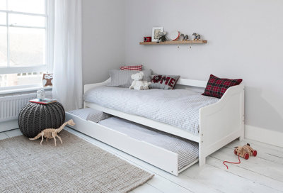Hove Day Bed with Pullout Trundle in Classic White