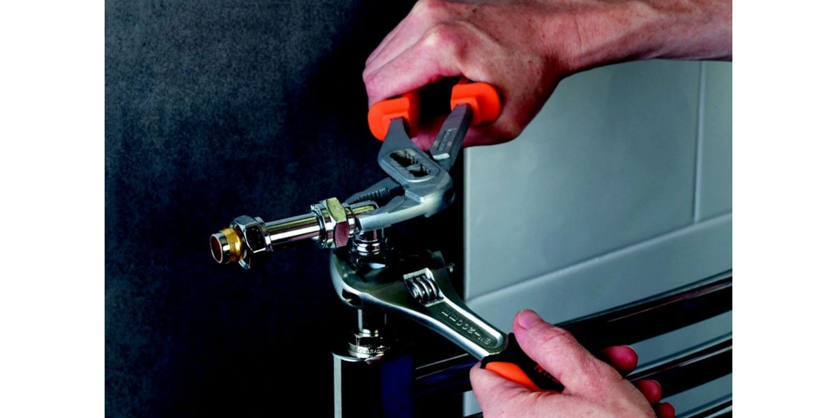 How to connect pipes & fittings Heating & Plumbing B&Q