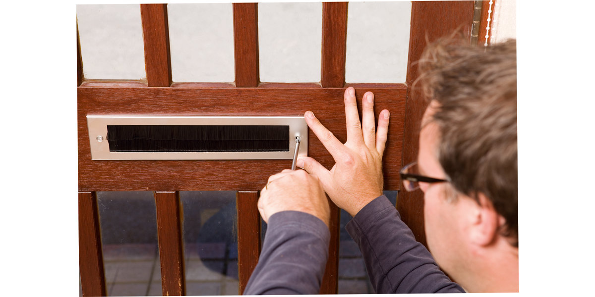 B&q cat outlet flap