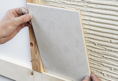 How to tile a wall at B&Q