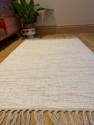 Hush Hand Loomed Soft Cotton Rug in Muted Colours / 75 x 120 cm / White