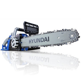 Hyundai 1600W / 230V, 14" Bar Electric Chainsaw HYC1600E