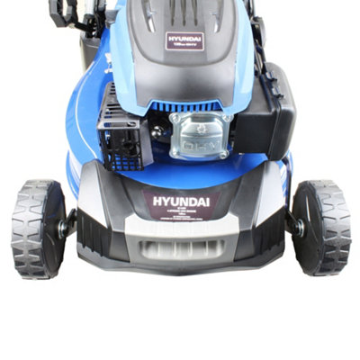 Hyundai 17/43cm 139cc Electric-start Self-propelled Petrol Roller