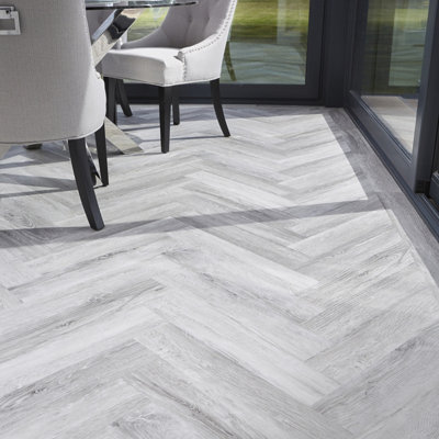 Icelandia Oak Natural Timber Effect Parquet 122mm x 610mm LVT Flooring Planks (Pack of 50 w/ Coverage of 3.72m2)