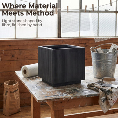 IDEALIST™ 30cm Planter, Ribbed Black Reinforced Stone Square Flower Box, Outdoor Plant Pot, Garden Planter