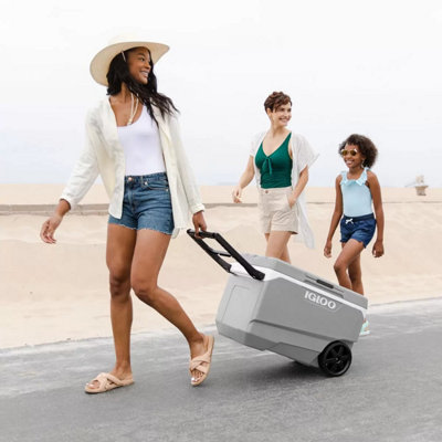 Igloo MaxCold Latitude 90 QT Cool Box with Wheels