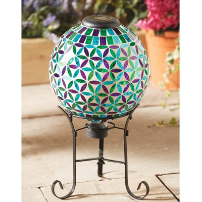 Illuminated Glass Globe Light Metal Stand Solar Powered LED