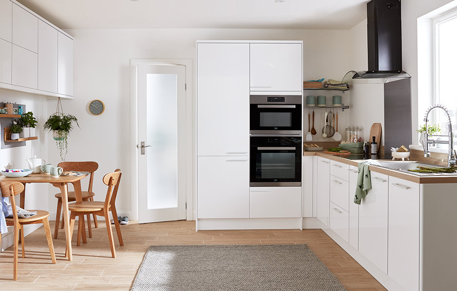 Stevia Gloss White Slab Fitted Kitchens Diy At B Q