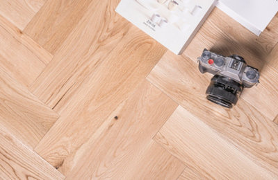 Impero Champagne Oak Engineered Wood Flooring. 1.26m² Pack Price Comparisons | Compare The Build