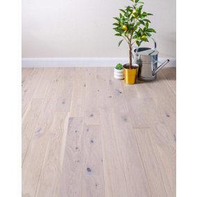 Impero Whitewashed Oak Brushed & Lacquered Engineered Wood Flooring. 2.43m² Pack