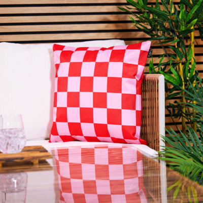 indoor-and-outdoor-checkerboard-waterproof-filled-cushion-pink
