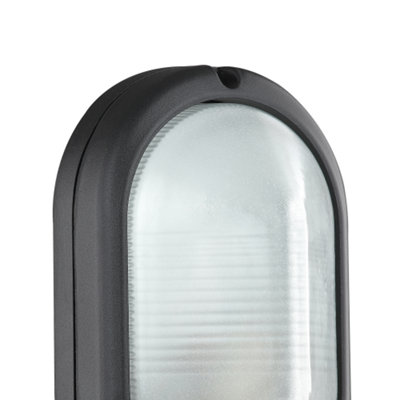 Industrial Designed Matt Black Cast Aluminium Outdoor Oval Bulkhead Wall Light