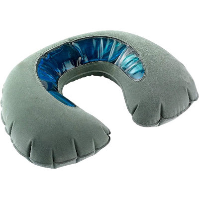 Travel pillow with outlet cooling gel