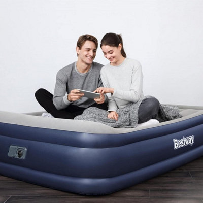 Inflatable Queen Airbed, Bestway Tritech w/ Air Pump & Carrying Bag 203x152x46cm
