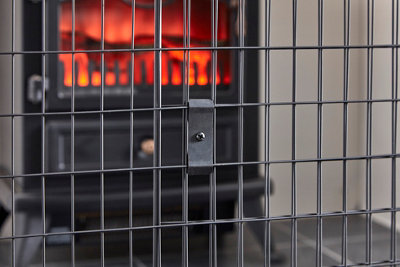 Inglenook Fireside Extending Nursery Child Safety Fireguard - Black