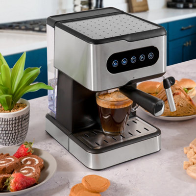 Deluxe coffee outlet maker