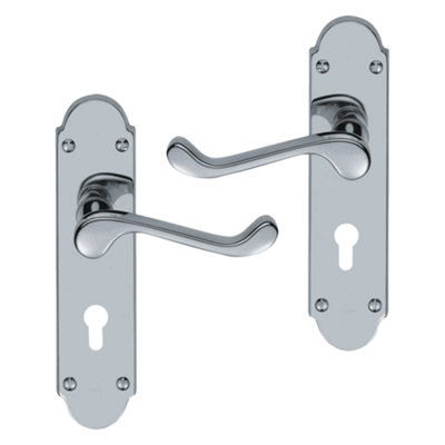 Intelligent Hardware - Internal Door Handle - Chelsea - Lever on Backplate - Lever Lock Furniture -  Chrome