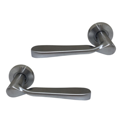 Intelligent Hardware - Internal Door Handle - Pair - Premium Lever on Round Rose - Calla - Polished Chrome