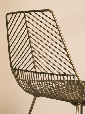 Interioirs by Premier Comfortable Small Bronze Metal Wire Chair, Metal Chair for Kitchen, Outdoor Tapered Metal Chair for Patio