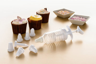 Interiors By Premier Assorted White And Clear Pp Cake Decorating Set ...