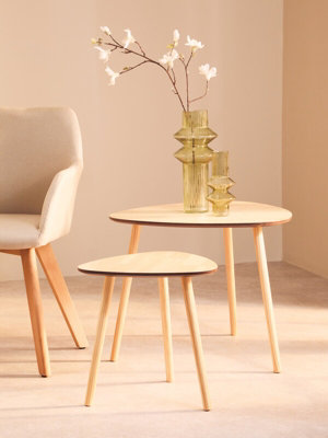Interiors by Premier Set of 2 Nesting Tables, Wood Nest of Tables With Three Legs, Sleek And Sturdy Side Tables For Living Room