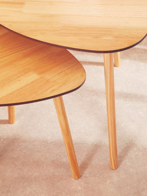 Interiors by Premier Set of 2 Nesting Tables, Wood Nest of Tables With Three Legs, Sleek And Sturdy Side Tables For Living Room