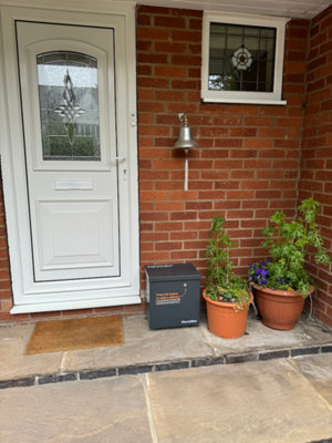 iParcelBox Medium - Smart Parcel Delivery Box (mains powered)