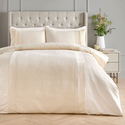 Iras Luxury Quilted Detailing Natural Duvet Cover Set