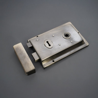 Iron Rim Lock - Fluted Antique Finish