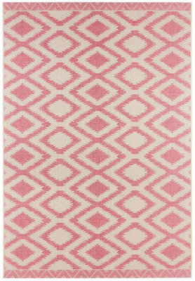 Isle Pink Mat 140 x 200cm / Charming & Cozy Mat for Elegant Spaces