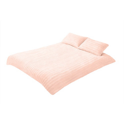 Jade Pink Extra-large Bedding Set with Rabbit Fur-like Plush Fabric ...