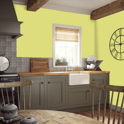 Johnstone's Trade Acrylic Durable Eggshell Walls & Ceilings Emulsion Paint (S 1040-G70Y) 2.5L