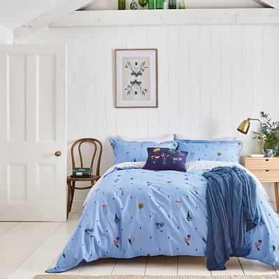 Joules Pollinators Double Duvet Set Haze Blue DIY at B&Q