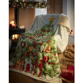 Just So Home Christmas Xmas Tree Printed Luxury Reversible Ultra Plush and Sherpa Fleece Throw 130cm x 170cm