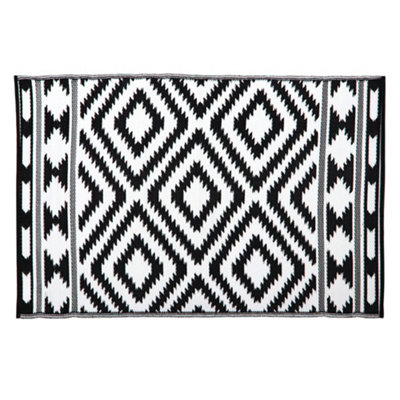 JVL Lightweight Reversible Plastic Woven Outdoor Rug, 133x190cm, Aztec