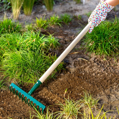 KADAX Metal Rake, Garden Rake with Long Wooden Handle for Soil ...