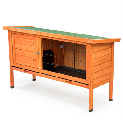 Cleaning rabbit outlet hutch