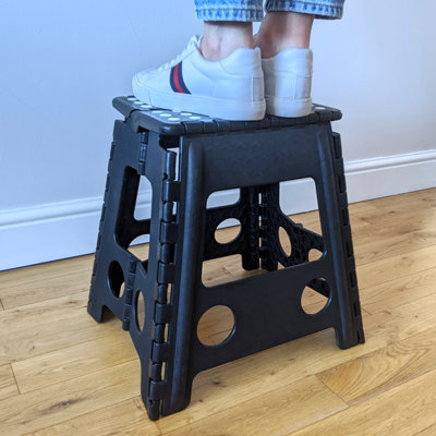 Folding stool deals b&m