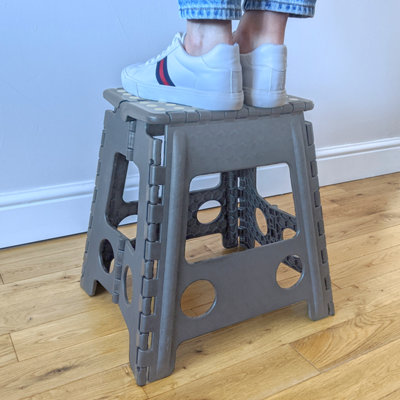 Step stool on sale plastic folding