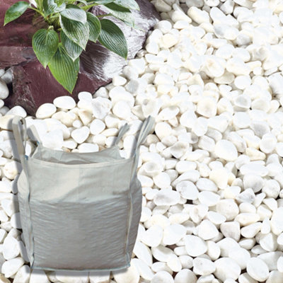 Kelkay Coral White Pebbles Premium Aggregates Cobbles Bulk Bag 750kg