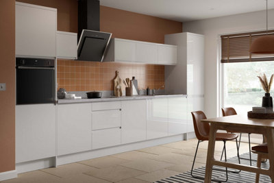 Kitchen Kit Larder Tall Unit 600mm w/ J-Pull Cabinet Door - Super Gloss Light Grey