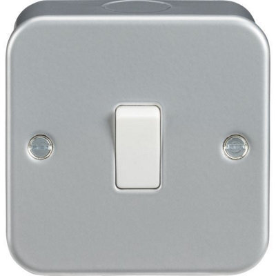 Knightsbridge Single Metal Clad Switch 1 Gang 2 Way 10AX - M2000