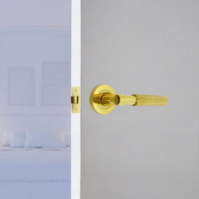 Knurled Turning Door Handles Polished Brass Lever on Round Rose Latch Handle Luxe - 6 Pairs