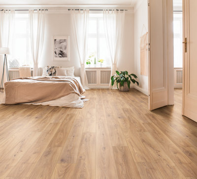 Krono Super Natural Classic 8mm - Donard Oak - Laminate Flooring - Sample Size Price Comparisons | Compare The Build