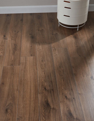 KronoSwiss Advanced - Millennium Oak Brown Oak 8mm Laminate Flooring. 2.13m² Pack